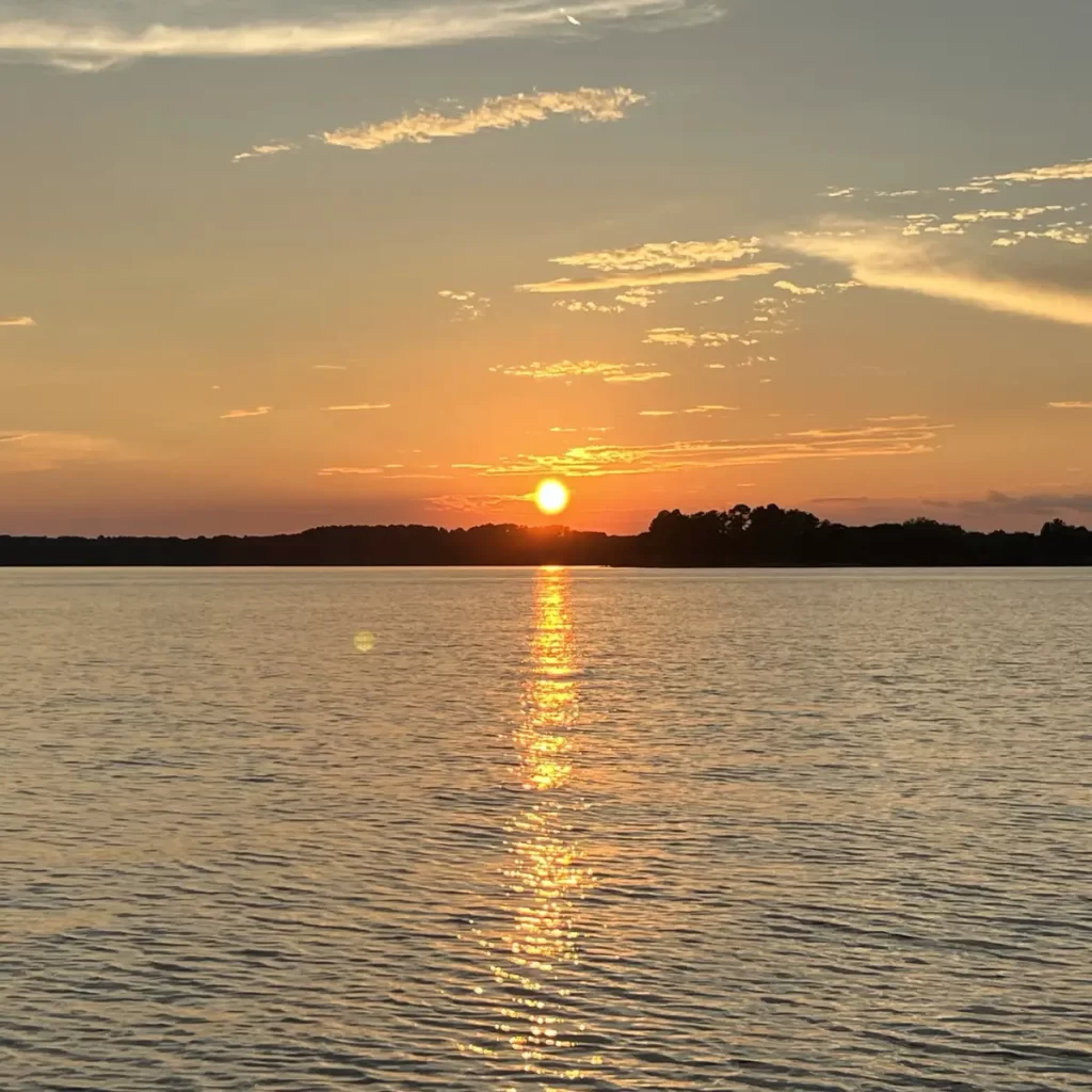lake hartwell sunset